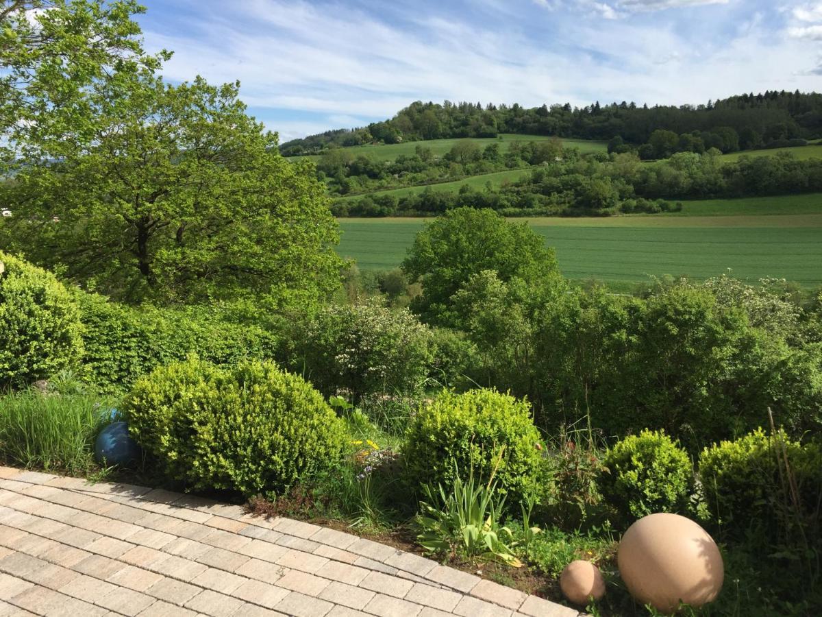 Idyllisch Wohnen Im Weserbergland - Bungalow Mit Phantastischer Aussicht Fuer 4 Personen Polle Exterior foto